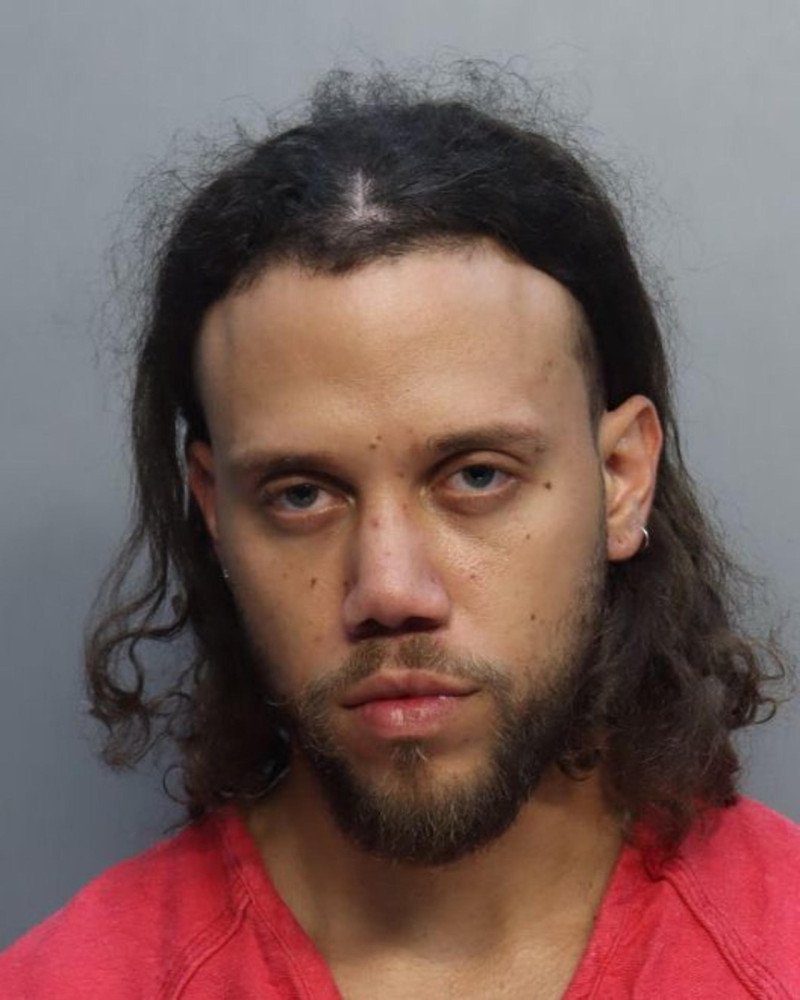 Arrestan en Miami al reguetonero Jhay Cortez por posesión de cocaína y cannabis