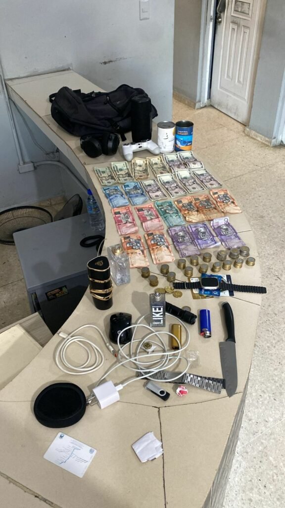 Asaltantes apresados, droga ocupada y motocicletas recuperadas en operativos en Los Guaricanos y Villa Mella, SDN