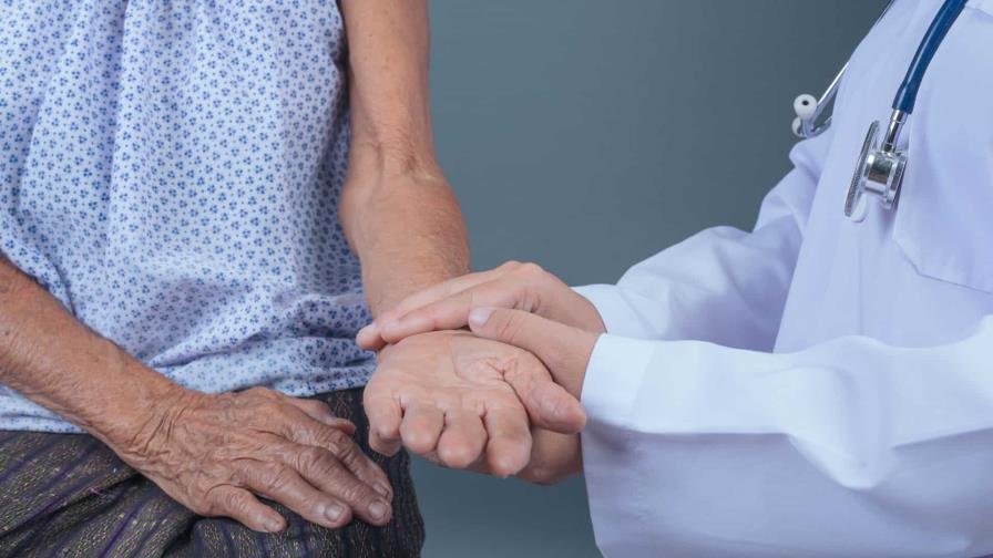 Bailar tango, una terapia innovadora en Argentina contra los síntomas del Parkinson