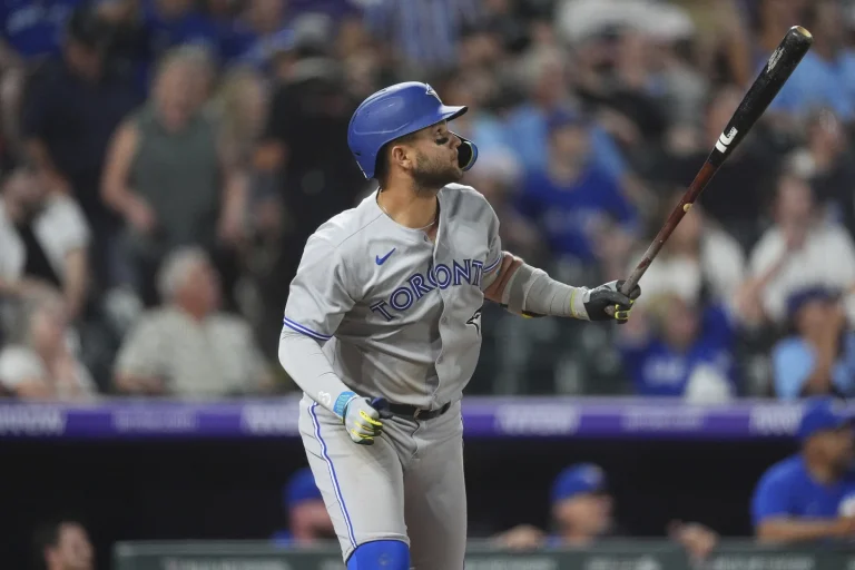 Bichette pega 2HR y 6 CE, Azulejos dan 25 hits en paliza sobre Rockies. Todos los resultados