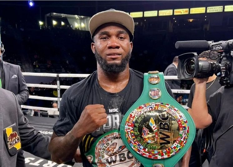 “Caballo Bronco” dispuesto a sacrificarse para pelear por cuatro títulos mundiales en su país….