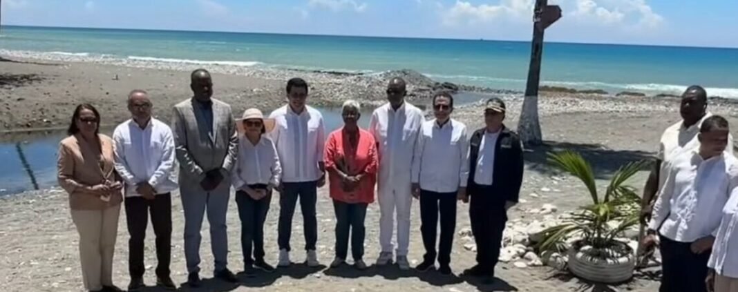 David Collado da inicio a reconstrucción del paseo marítimo de playa Linda en Nizao