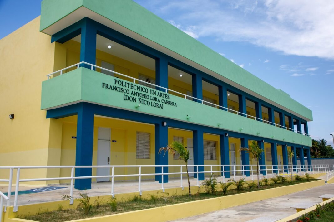 Gobierno inaugura Politécnico en Artes con 24 aulas, que beneficiará a 840 estudiantes en Navarrete