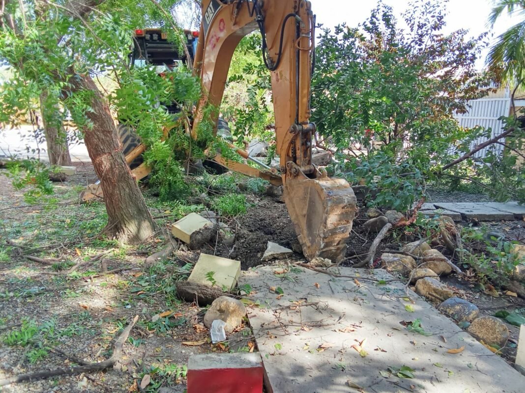 Infraestructura Escolar ejecuta trabajos de remozamiento en Politécnico Manuel María Castillo en SFM