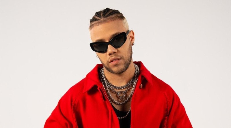 Jhay Cortez sale de la cárcel tras ser arrestado por posesión de cocaína y cannabis