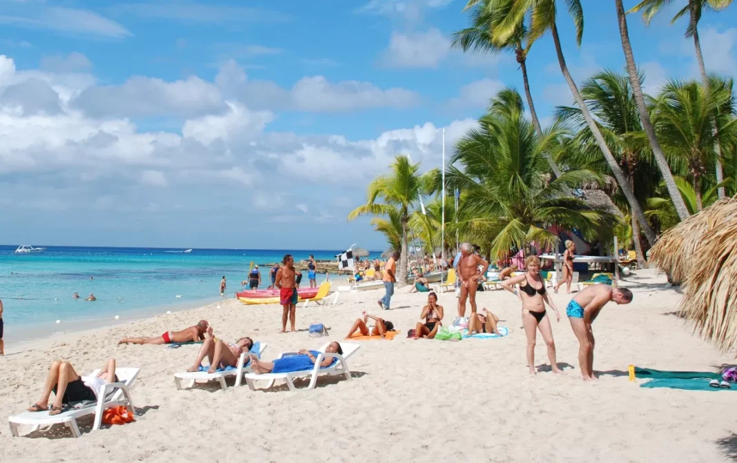 Llegada de turistas argentinos a RD casi se duplica en lo que va de 2025