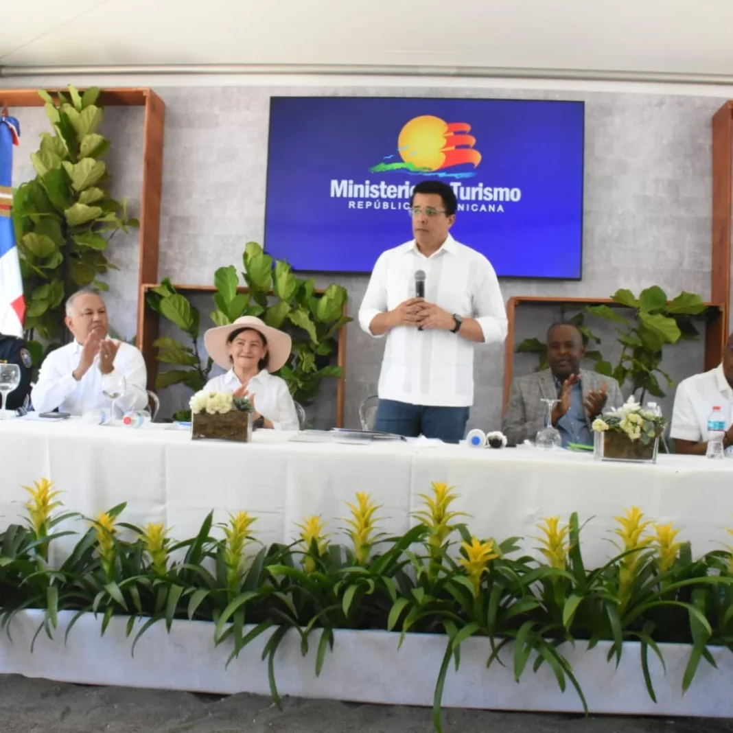 Ministerio de Turismo invierte más de RD$37 millones en remozamiento de Playa Linda, Nizao