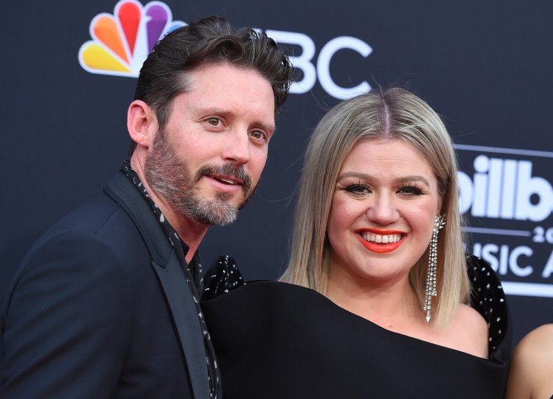 Muere de cáncer a los 48 años el exesposo y representante de Kelly Clarkson