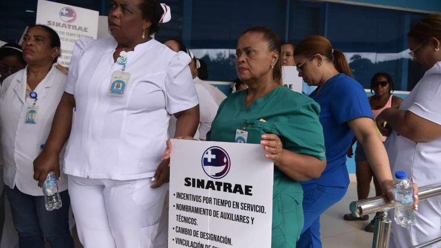 Paro de labores de enfermeras continúa hasta mañana miércoles, advierte su sindicato