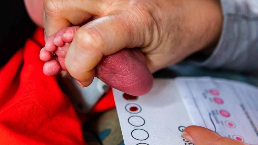 RD oficializa cuidados maternos y neonatales respetuosos en currículo de enfermería