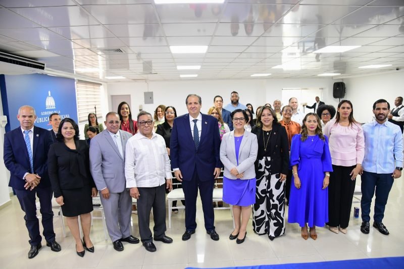 RD traza hoja de ruta para superar problemas que afectan centros de salud en el país