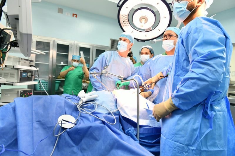 Realizan primera cirugía bariátrica magnética para tratamiento de obesidad y diabetes tipo 2