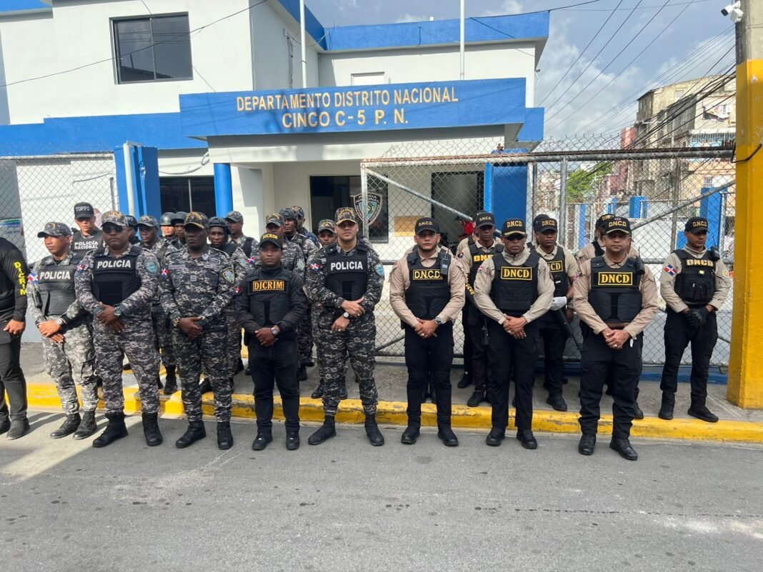 REFUERZAN OFENSIVA CONTRA MICROTRÁFICO EN EL DN; ARRESTAN 12 PERSONAS Y OCUPAN MÁS DE 6,000 GRAMOS