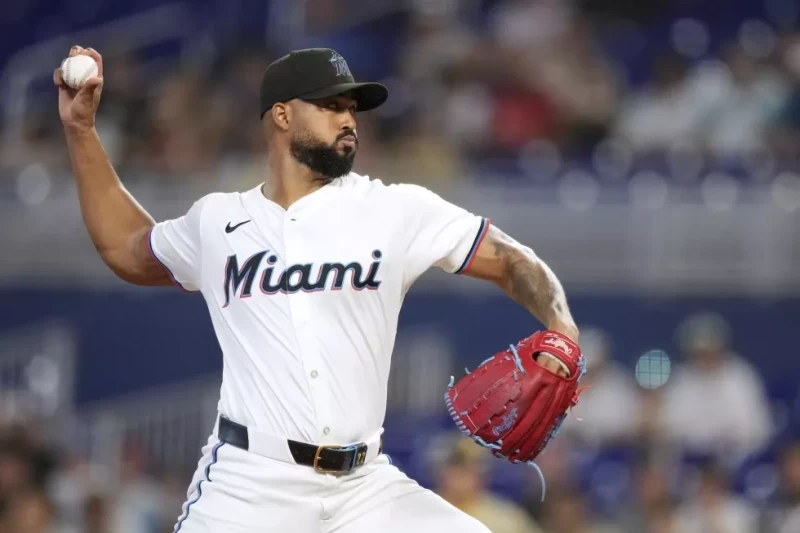 Sandy Alcántara lanza siete sólidas entradas, pero Atlanta derrota a los Marlins