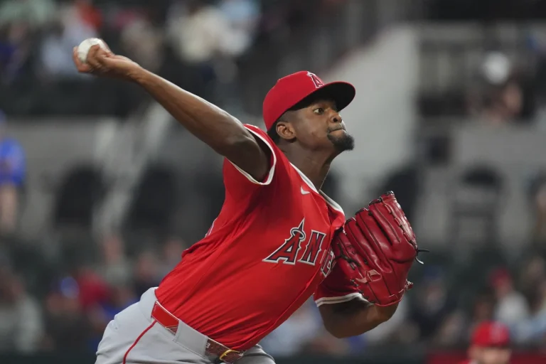 Soriano ganó, Sanchez pierde: Angelinos 4, Rangers 0. Mets 13, Phillies 3
