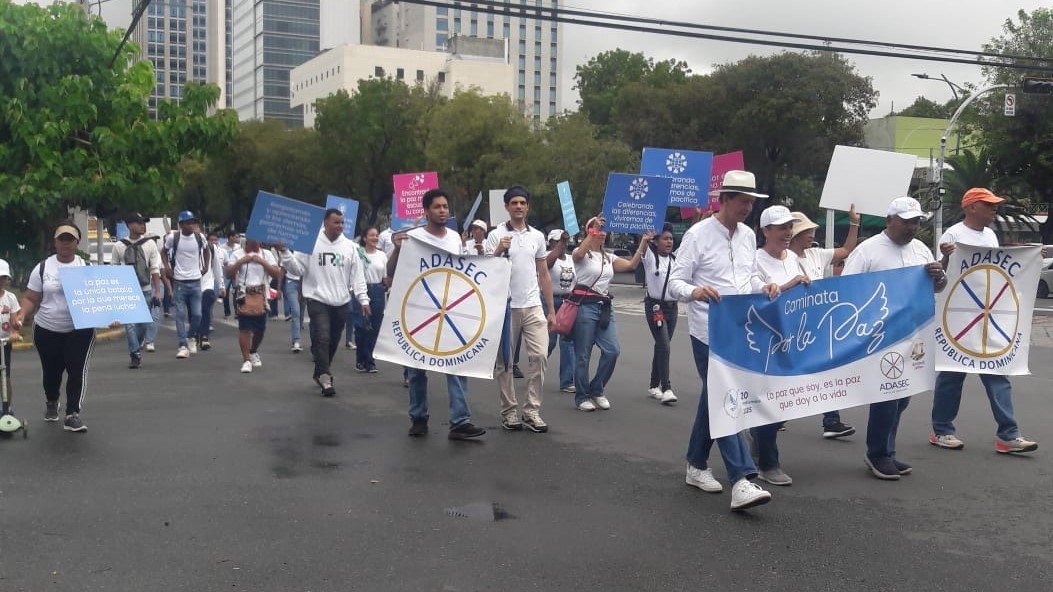 ADASEC realiza Caminata por la Paz en ciudad Santo Domingo ADASEC realiza Caminata por la Paz en ciudad Santo Domingo