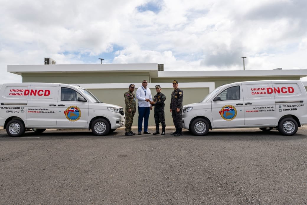 Aerodom dona moderna Residencia Canina a la DNCD Aerodom dona moderna Residencia Canina a la DNCD