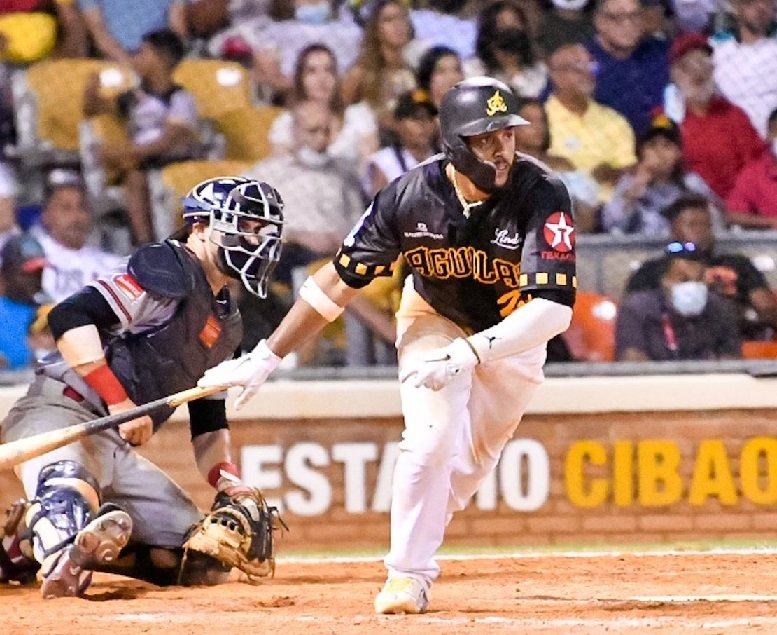 Aguilas despiden a 13 jugadores , Ramón Torres lidera el grupo.