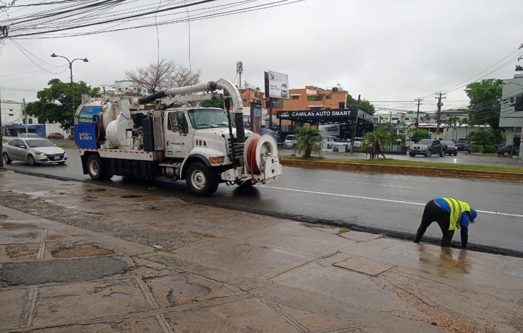 Alcaldía del DN intensifica medidas para mitigar efectos de vaguada y onda tropical