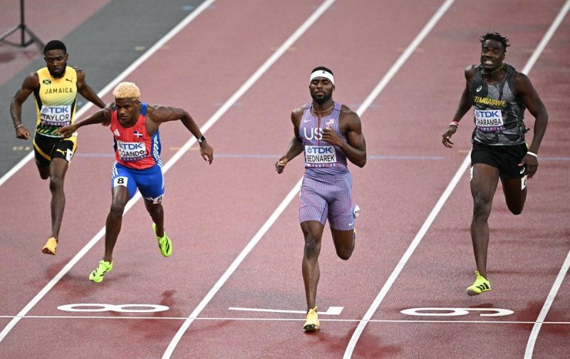 Alexander Ogando clasifica a la final de los 200 metros en el Campeonato Mundial de atletismo Alexander Ogando clasifica a la final de los 200 metros en el Campeonato Mundial de atletismo