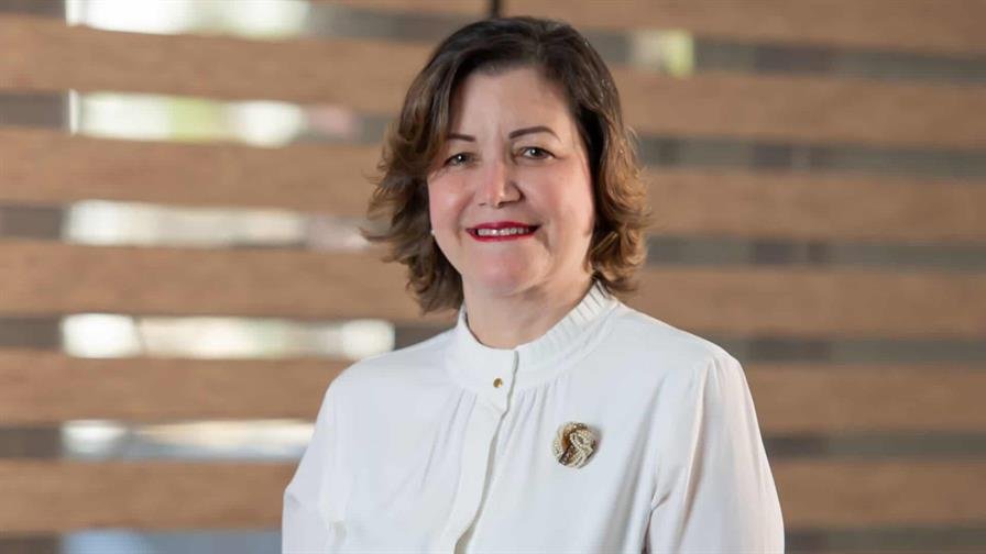 Aura Celeste Fernández, esposa de Guillermo Moreno, es designada como gerente general del CNSS Aura Celeste Fernández, esposa de Guillermo Moreno, es designada como gerente general del CNSS