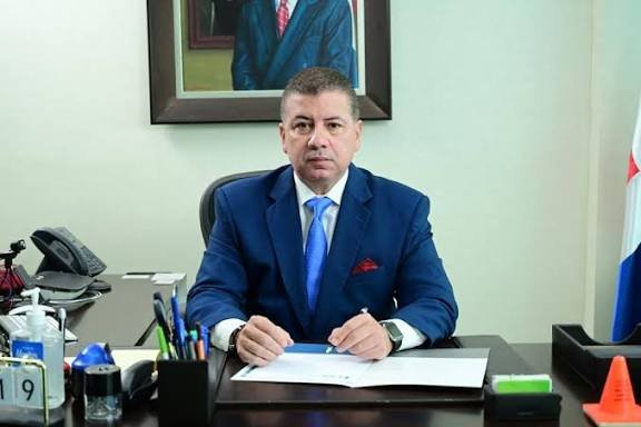 César Fernández: “Presupuesto 2025 y plan vial del MOPC muestran que este gobierno maquilla, no gestiona”