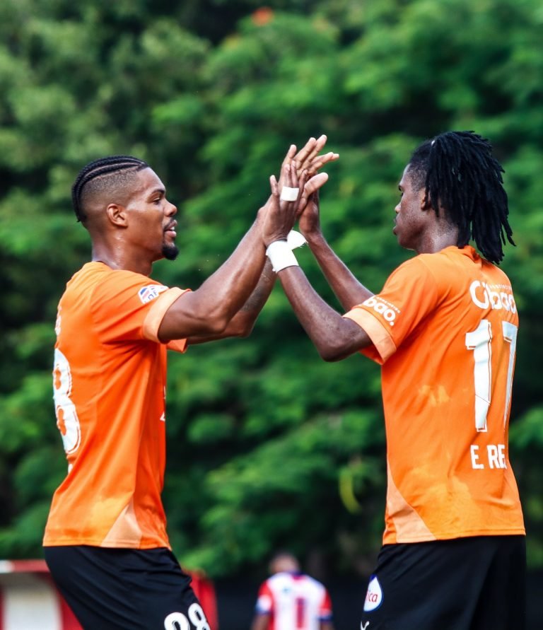Cibao FC vence Delfines y empata en la cima de la LDf Cibao FC vence Delfines y empata en la cima de la LDf