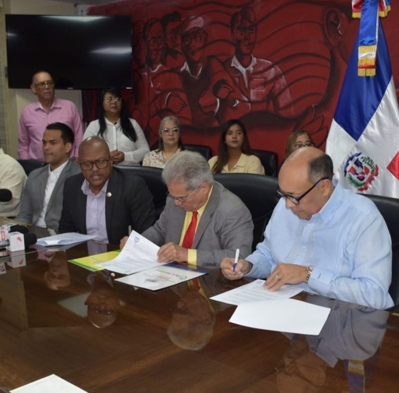 CMD logra aumento salarial de un 25% a los médicos del Semma CMD logra aumento salarial de un 25% a los médicos del Semma