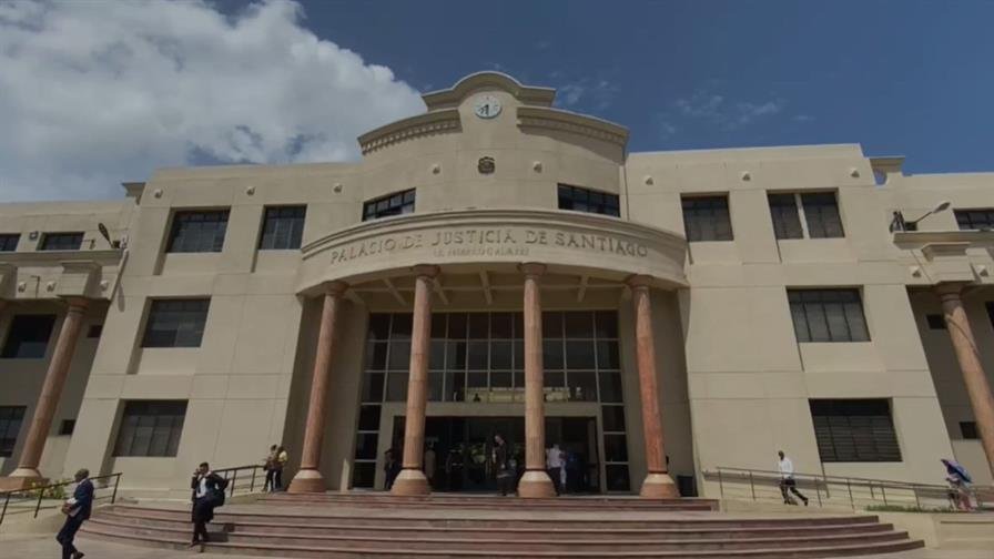 Condenan hombre a 30 años de prisión por estrangular a su madre en Santiago