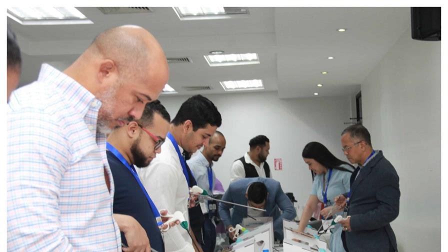 ¿Cuál es la razón más común por la que los hombres dominicanos buscan atención urológica?