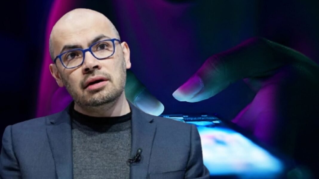 Demis Hassabis, CEO de DeepMind, advierte: “La IA podría cometer los mismos errores que las redes sociales” Demis Hassabis, CEO de DeepMind, advierte: “La IA podría cometer los mismos errores que las redes sociales”