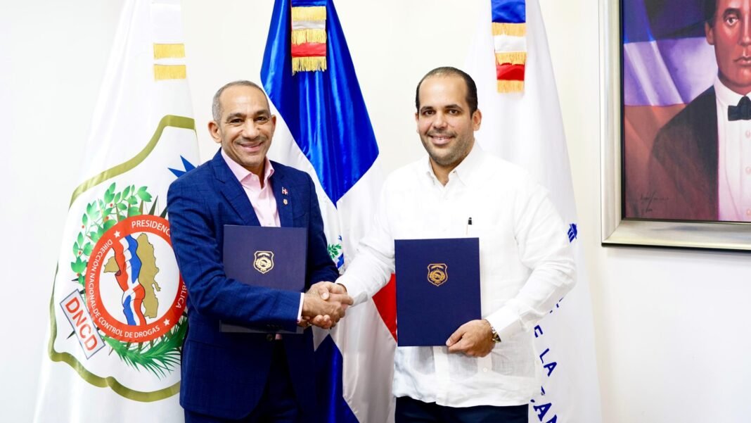DIGEMAPS y DNCD acuerdan fortalecer control de sustancias controladas
