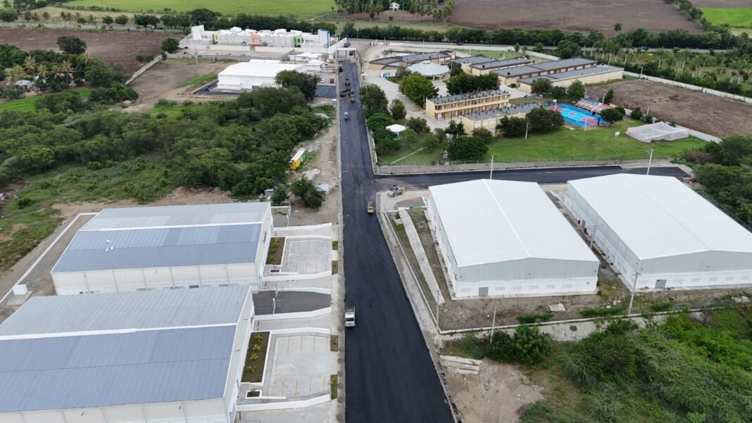 Director de Proindustria supervisa avances de trabajos de remozamiento en la Zona Franca de San Juan Director de Proindustria supervisa avances de trabajos de remozamiento en la Zona Franca de San Juan