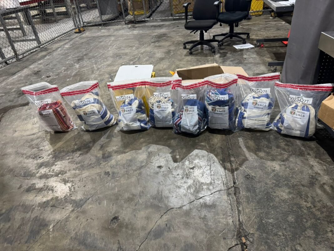 DNCD FRUSTRA ENVÍO DE NUEVE HAMACAS DE TELA IMPREGNADAS CON PRESUNTA COCAÍNA