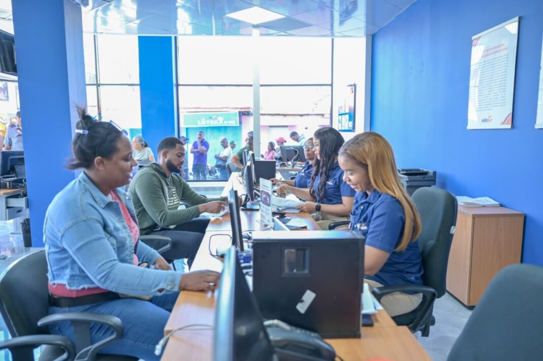 Edesur Dominicana abre una nueva oficina comercial en la provincia de Azua Edesur Dominicana abre una nueva oficina comercial en la provincia de Azua