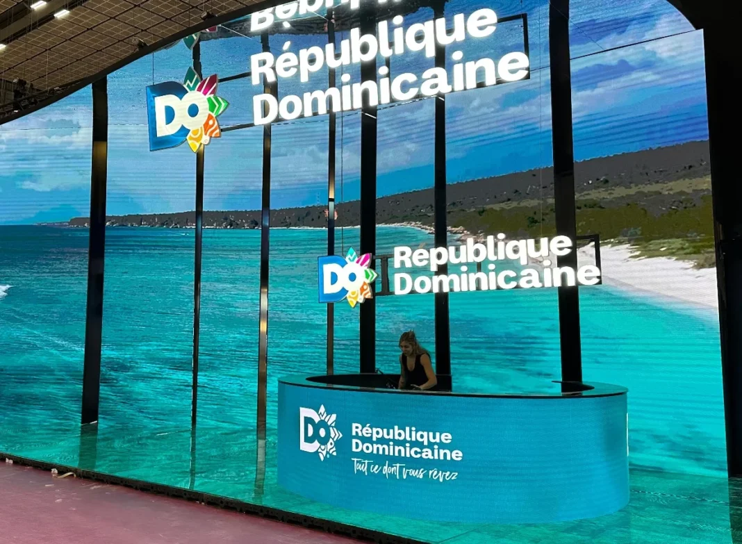 El país es promovido para atraer turistas de Francia El país es promovido para atraer turistas de Francia