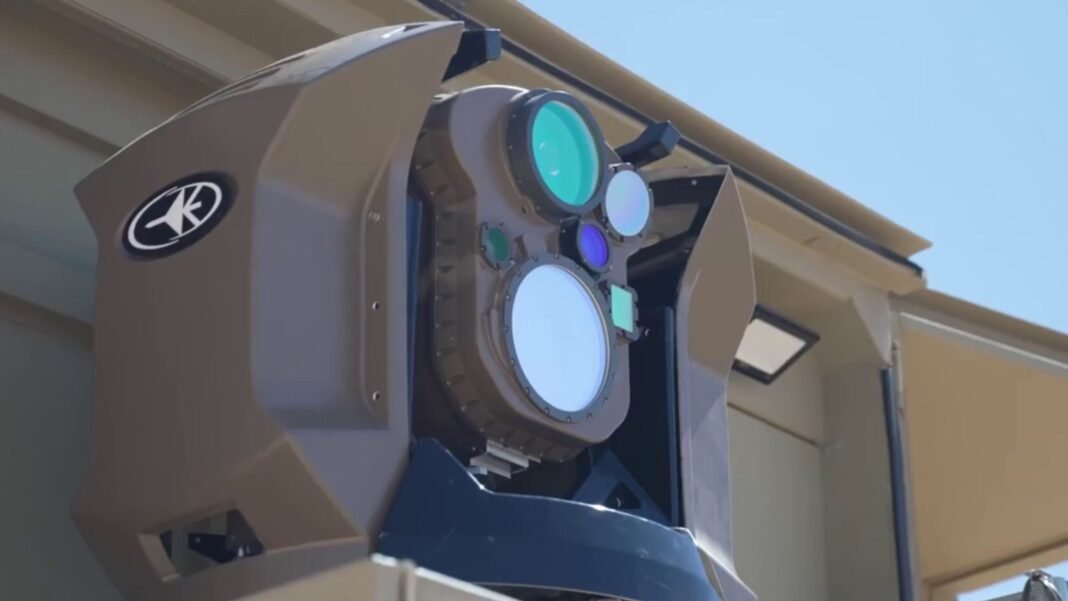 El primer láser de 100 kW ya funciona en combate con intercepciones “casi gratis” de enjambres de drones El primer láser de 100 kW ya funciona en combate con intercepciones “casi gratis” de enjambres de drones