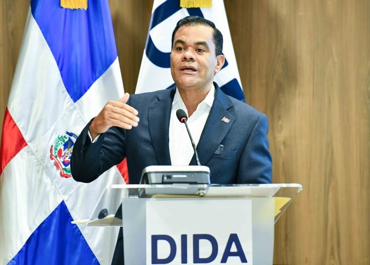 Elías Báez pide modificar formulario de afiliación de las AFP para facilitar acceso a fondos