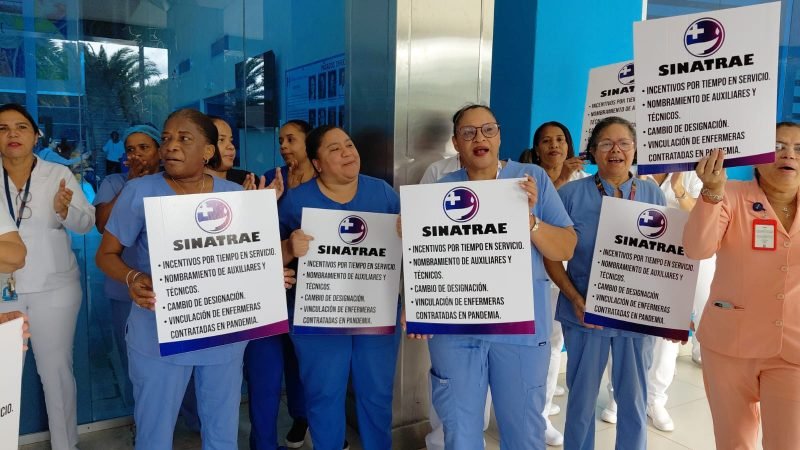 Enfermeras del hospital Cabral y Báez realizan paro de labores por mejores condiciones