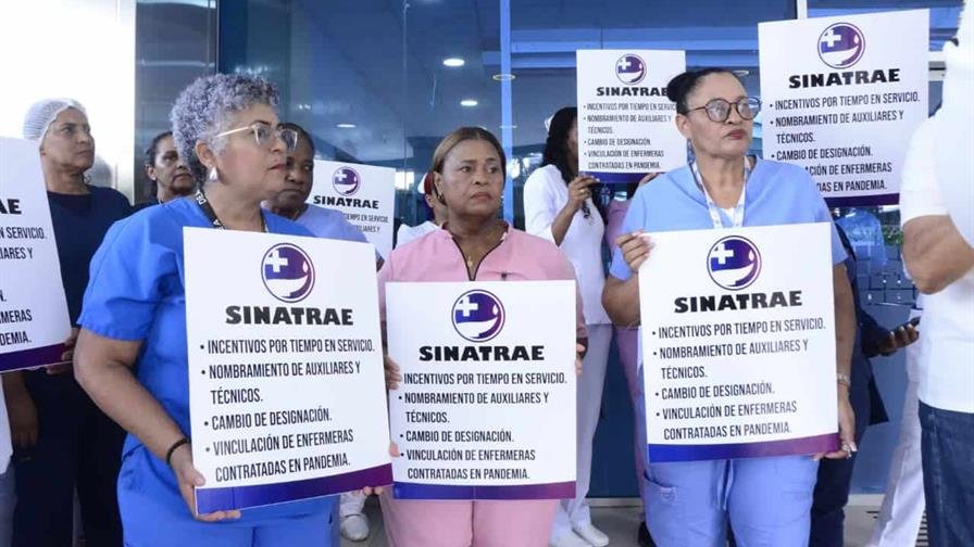Enfermeras paralizan labores en hospital Cabral y Báez de Santiago en demanda de mejores condiciones Enfermeras paralizan labores en hospital Cabral y Báez de Santiago en demanda de mejores condiciones