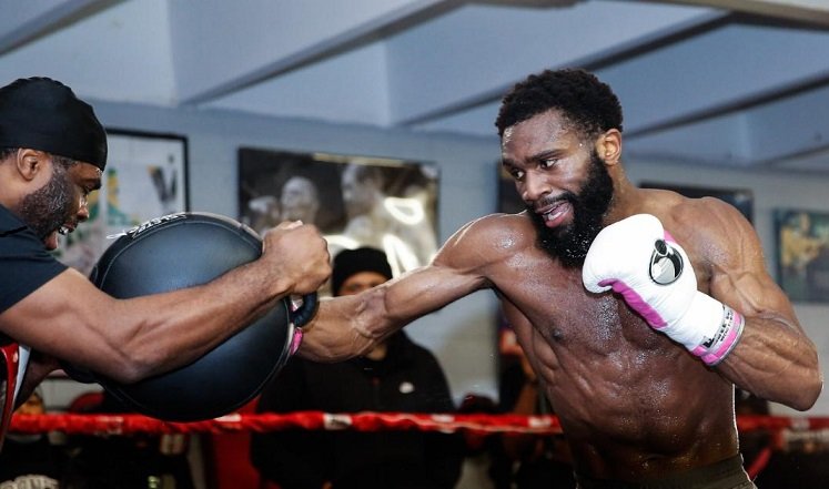 Ennis promete dar vida y competencia a los medianos junior…