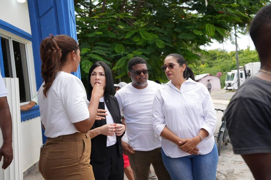 Fundación Refidomsa brinda apoyo a más de 300 familias afectadas por las lluvias en Azua Fundación Refidomsa brinda apoyo a más de 300 familias afectadas por las lluvias en Azua
