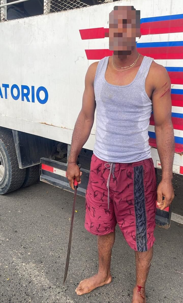 Haitiano hiere a agente de Migración durante un operativo en Baní Haitiano hiere a agente de Migración durante un operativo en Baní