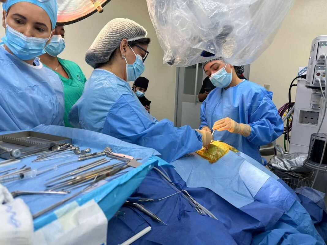 HOMS realiza con éxito cirugía de implante coclear en niña de cuatro años HOMS realiza con éxito cirugía de implante coclear en niña de cuatro años