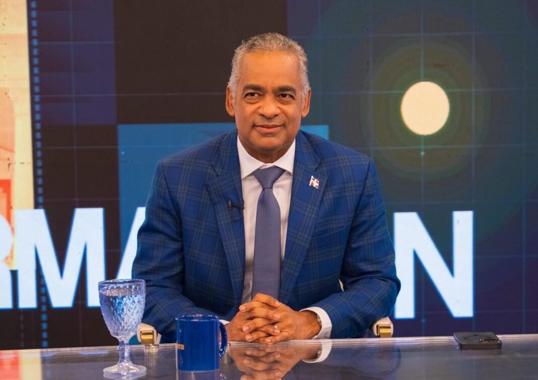 Joel Santos defiende Punta Catalina y presenta plan para frenar apagones