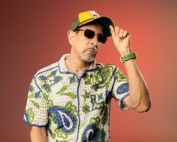 Jossie Esteban con música nueva y manejo de Luisín Martí