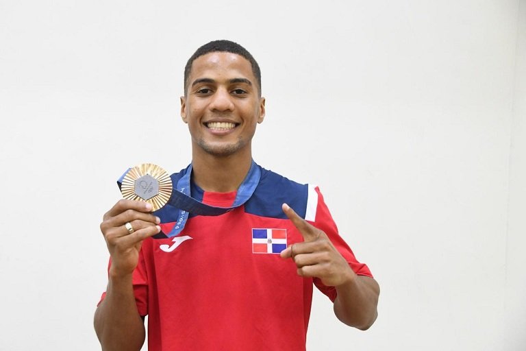 Junior Alcántara inicia con triunfo en Campeonato Mundial de Boxeo