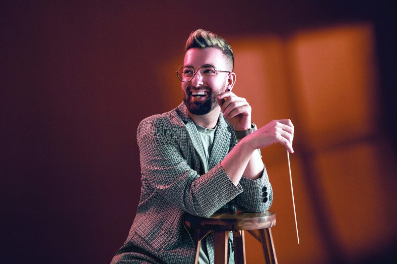 Junior Lomba queda hipnotizado por el piano y la magia del escenario y se convierte en un rey de musicales