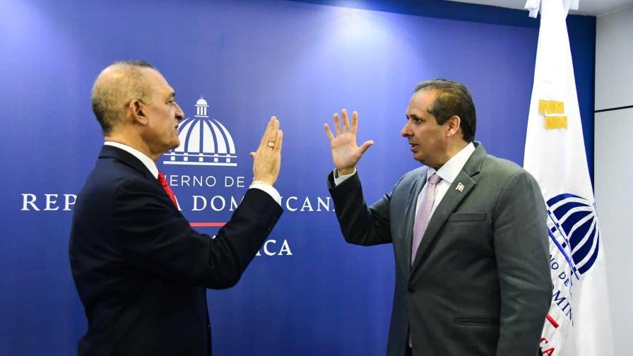 Juramentan a José Luis López Pérez como nuevo director de PromeseCal