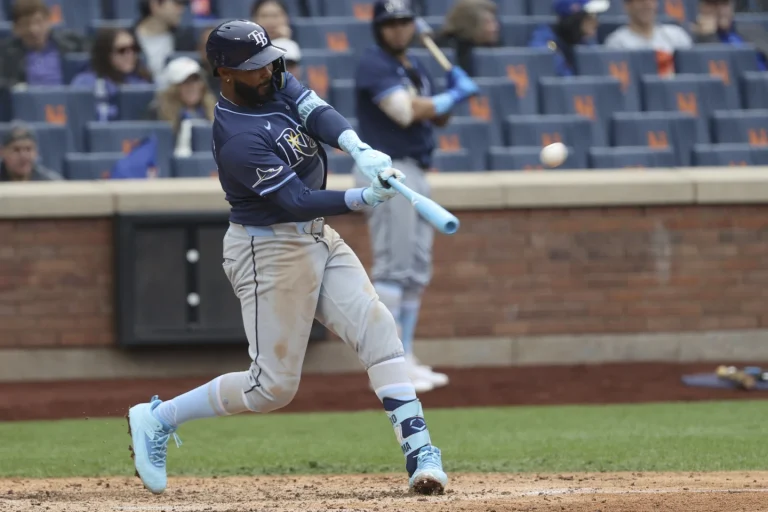 Kirk deja tendidos a Orioles . Fortes y Caminero guían triunfo de Rays sobre Cubs Kirk deja tendidos a Orioles . Fortes y Caminero guían triunfo de Rays sobre Cubs